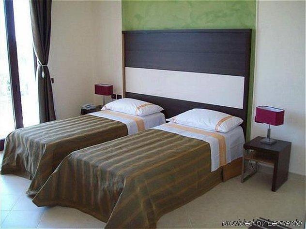 Viola Palace Hotel 4*