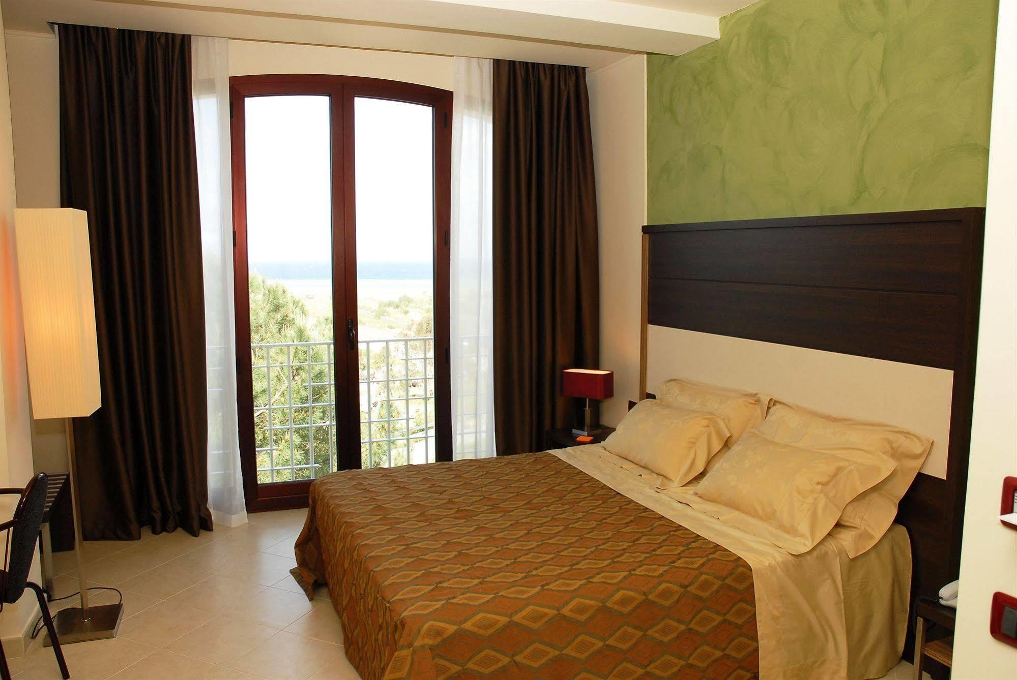 Viola Palace Villafranca Tirrena