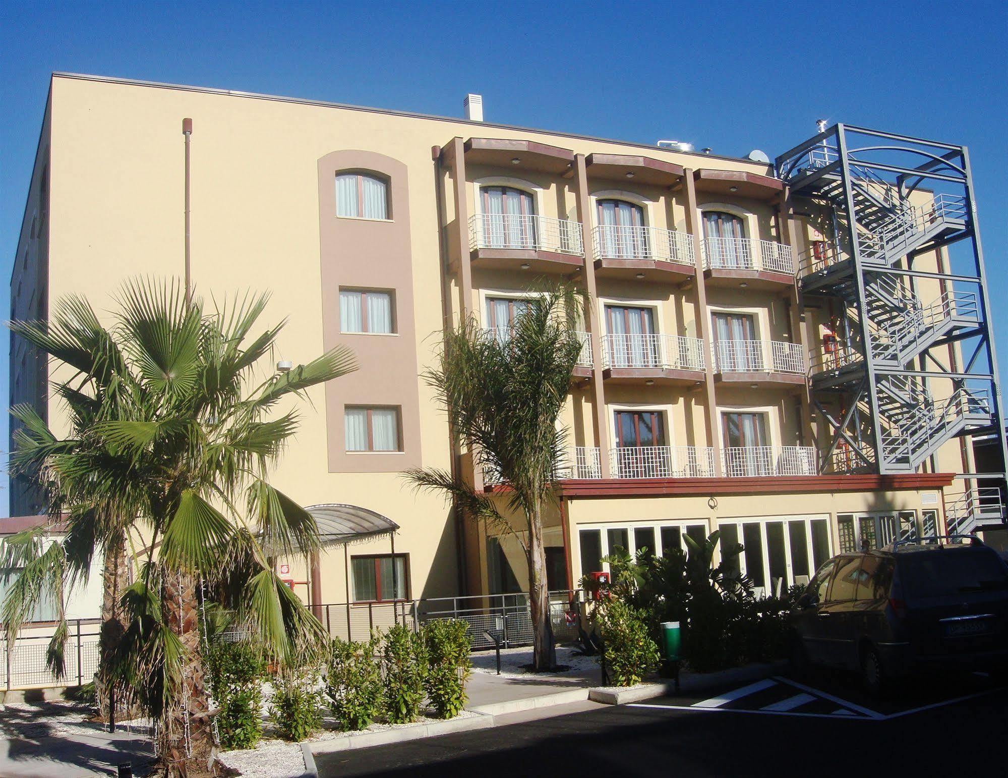 Viola Palace Hotel 4*